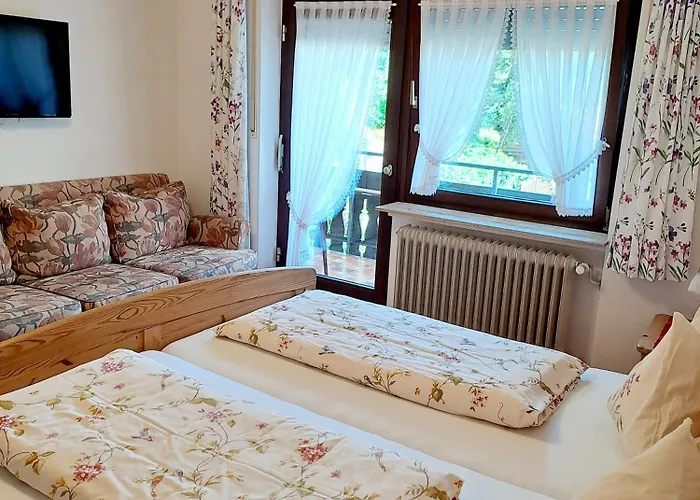 ゲストハウス Schlossbergblick